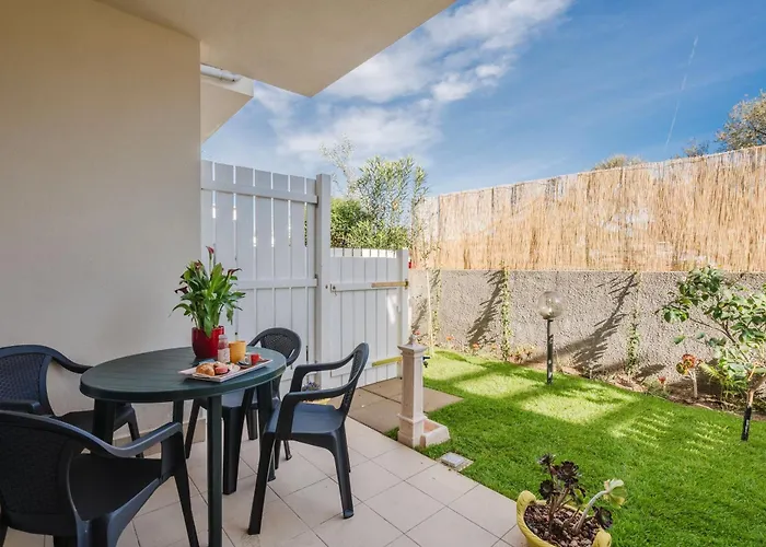 Casa Lidia- Pool, Garden, Parking Apartment